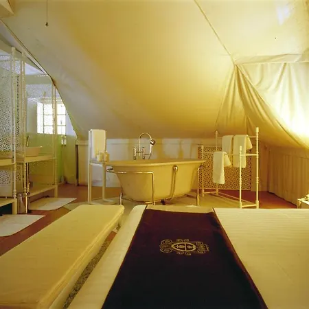 מלון דירות Lesic Dimitri Palace 5*