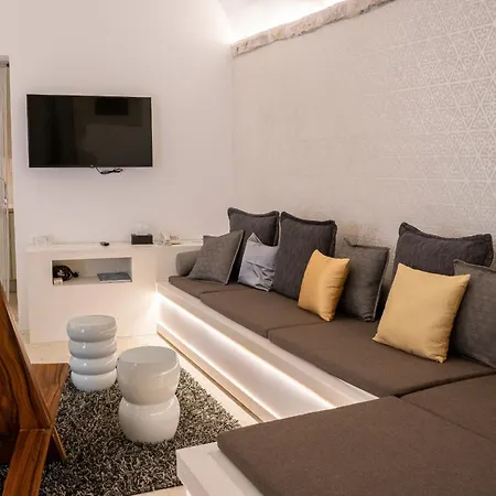 Lesic Dimitri Palace Aparthotel 5*