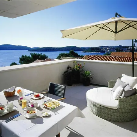 Lesic Dimitri Palace Aparthotel 5*