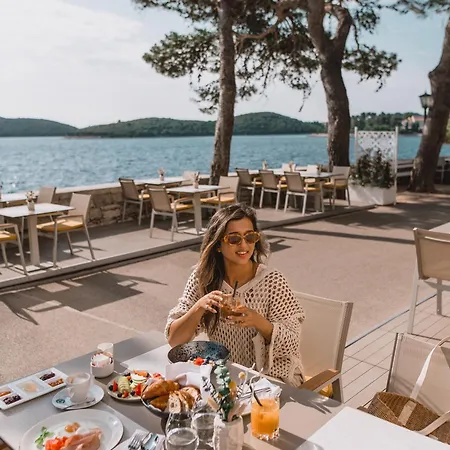 Aparthotel Lesic Dimitri Palace 5*