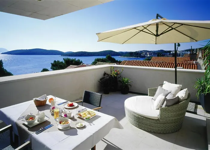 Lesic Dimitri Palace Aparthotel 5*