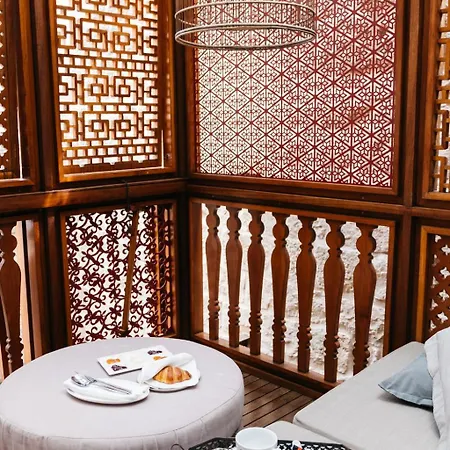 レシッチ ディミトリ パレス